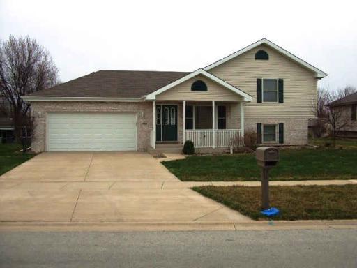 430 S Highhpoint Cir., Bourbonnais, IL 60914