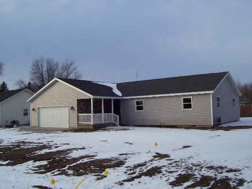 406 E Albrecht Ln., Crescent City, IL 60928