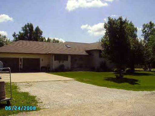408 N Ash St., Crescent City, IL 60928
