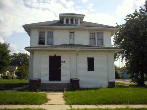1204 E Locust St., Kankakee, IL 60901