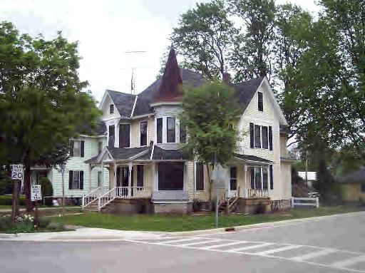 4 E Walnut, Piper City, IL 60959