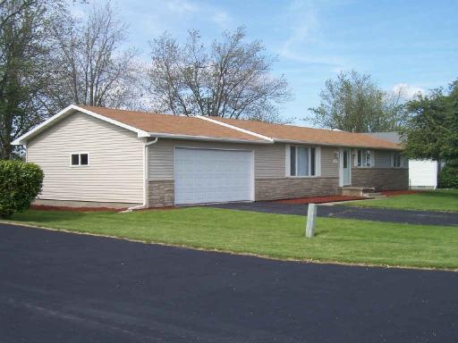 2 E Centennial Ct., Piper City, IL 60959