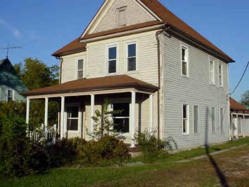238 N Main, Roberts, IL 60962