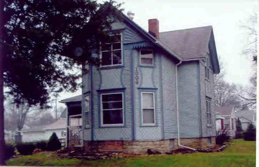 1006 S 7th Ave., Kankakee, IL 60901