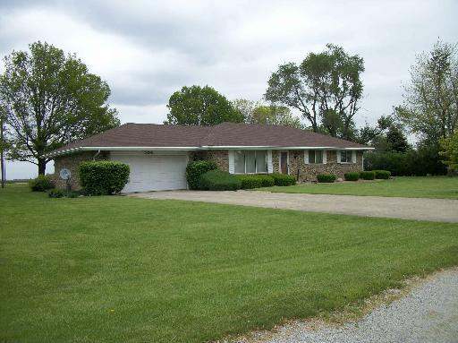 104 E Peterson Ct., Ashkum, IL 60911