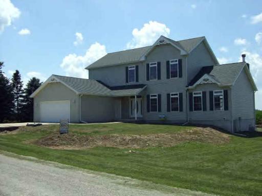14 Wellington Dr., Saunemin, IL 61769