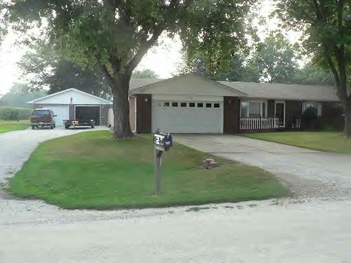 1186 No. 1790 W. Rd., Kankakee, IL 60901
