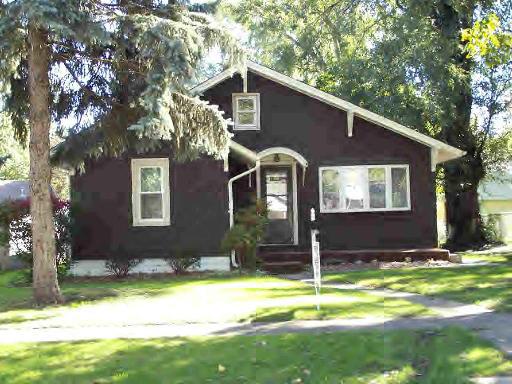 956 S 8th Av, Kankakee, IL 60901