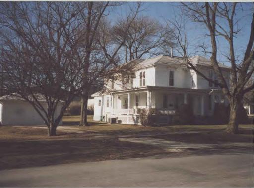 228 N Main St., Gilman, IL 60938