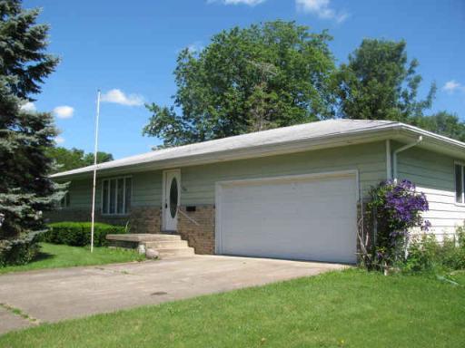 226 E Columbus, Sibley, IL 61770