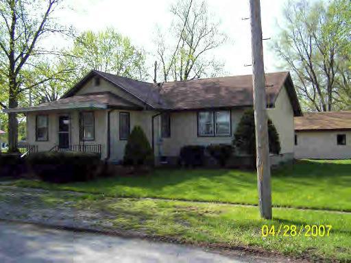 811 W Iroquois, Watseka, IL 60970