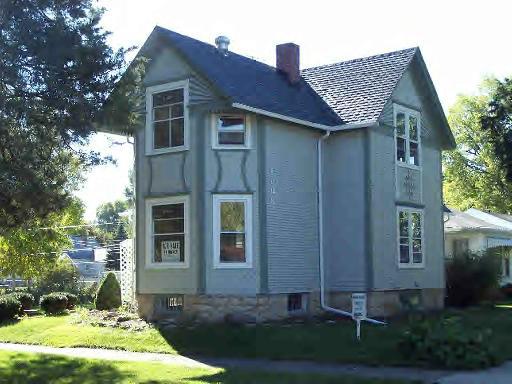 1006 S 7th Ave., Kankakee, IL 60901
