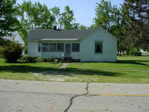 213 W Green, Roberts, IL 60962