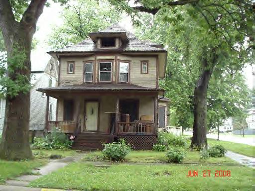 592 S Rosewood Ave., Kankakee, IL 60901