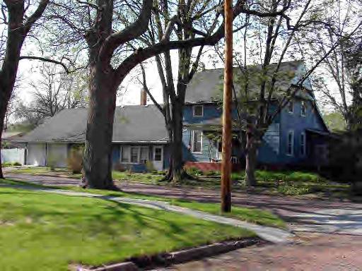 229 E Vine, Piper City, IL 60959