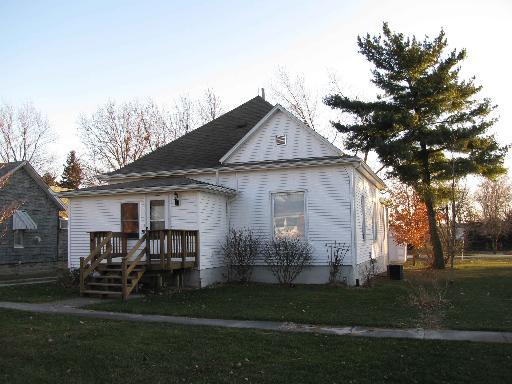 207 W Green, Roberts, IL 60962