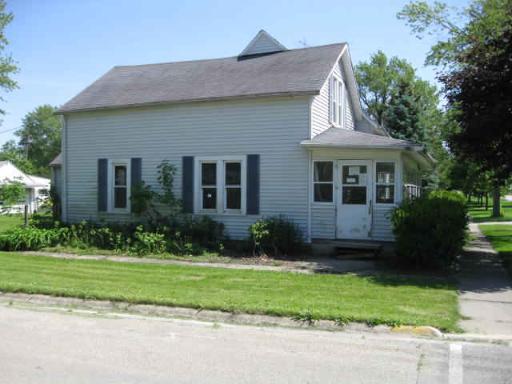 300 S Main St., Herscher, IL 60941
