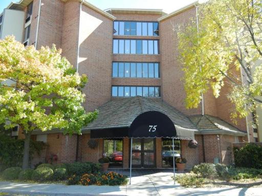 75 Kristin Cir. #617, Schaumburg, IL 60195