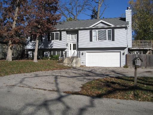 5096 Maple Hill Rd., Mchenry, IL 60050