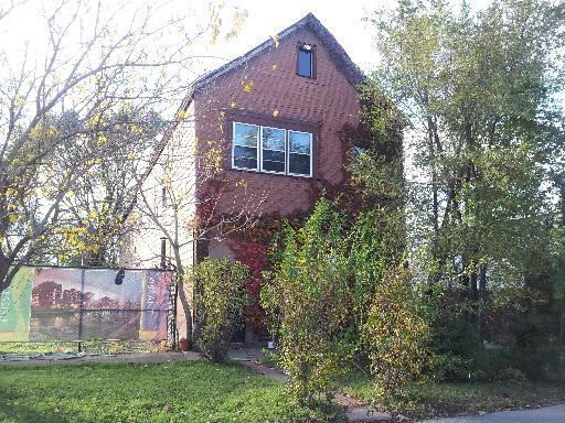 8538 S Greenbay Ave., Chicago, IL 60617