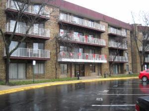 5400 Astor Ln. #216, Rolling Meadows, IL 60008