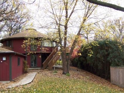 335 Greenwood Ave., Grayslake, IL 60030