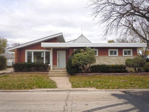 5200 Lee St., Skokie, IL 60077