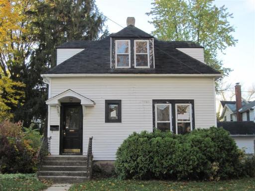 325 W Elk St., Freeport, IL 61032