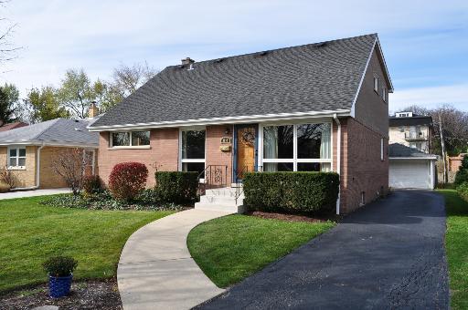 1030 Meadowcrest Rd., La Grange Park, IL 60526