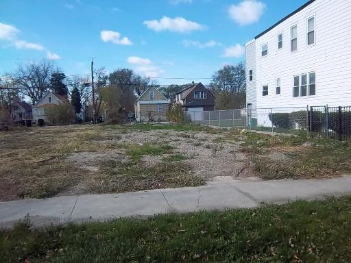 10562 S Lafayette Ave., Chicago, IL 60628