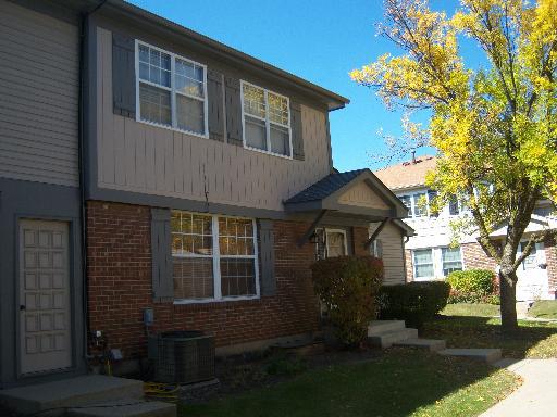 418 Briarwood Ct., Vernon Hills, IL 60061