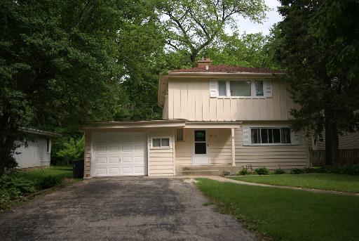 919 Douglas Ave., Naperville, IL 60540