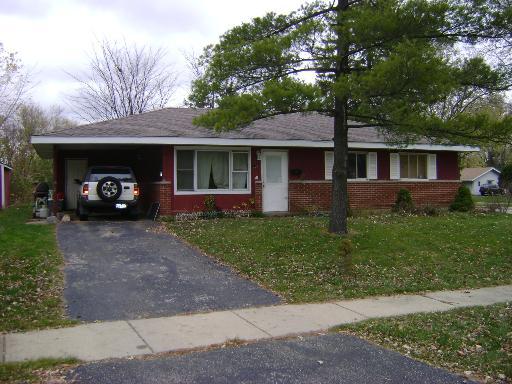 560 Lakeview Ln., Hoffman Estates, IL 60169