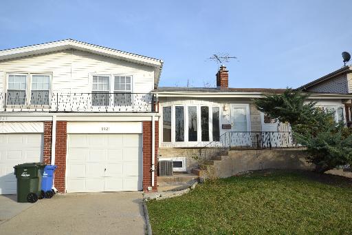 8921 Robin Dr., Des Plaines, IL 60016
