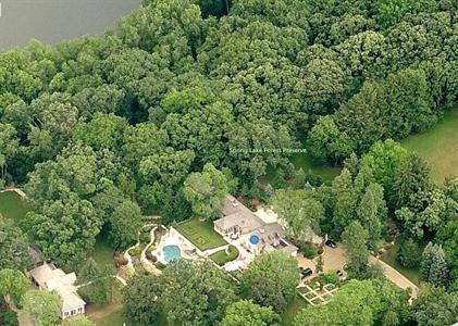 296 Donlea Rd., Barrington Hills, IL 60010