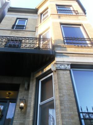 908 W Roscoe St., Chicago, IL 60657