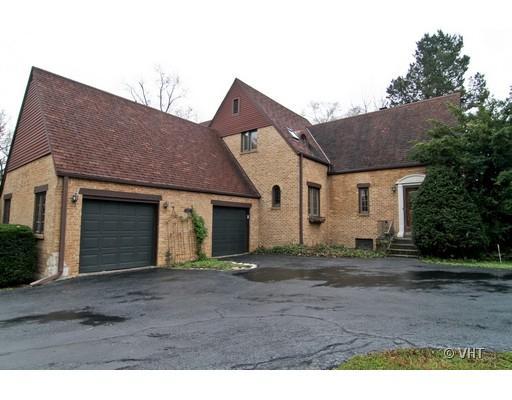 933 N Main St., Glen Ellyn, IL 60137