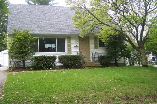 815 Glendale Ave., Rockford, IL 61108