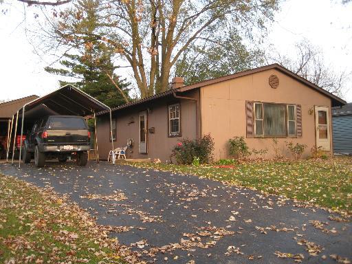 24 Austin Ave., Carpentersville, IL 60110