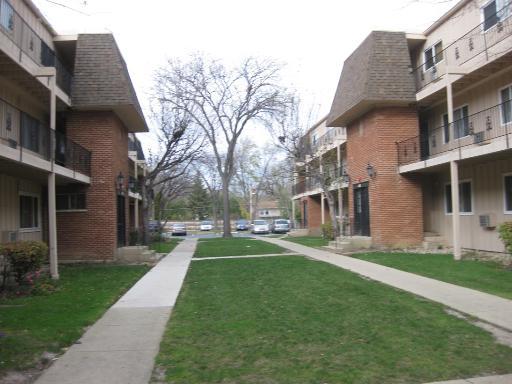 2508 Algonquin Rd. #12, Rolling Meadows, IL 60008
