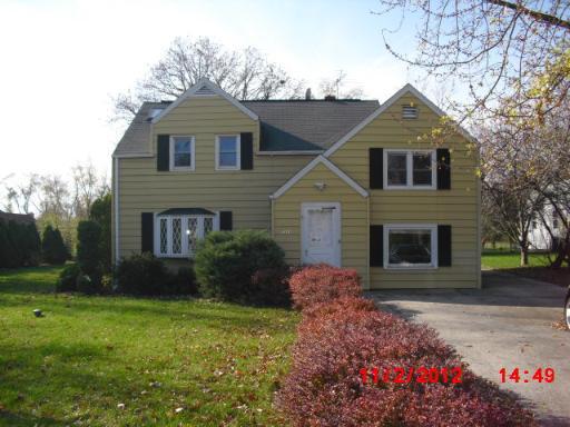 7330 Hamilton Ave., Burr Ridge, IL 60527