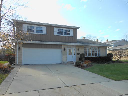 1601 E Peachtree Dr., Arlington Heights, IL 60004