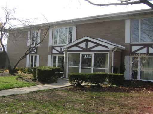 1334 S New Wilke Rd. #1A, Arlington Heights, IL 60005