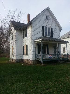 409 Washington St., Woodstock, IL 60098