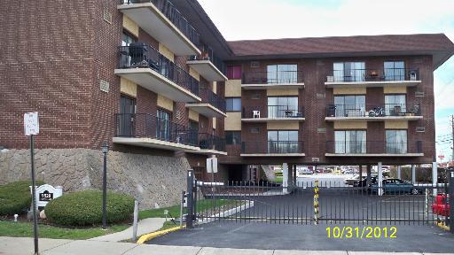 9520 S Mayfield Ave. #N203, Oak Lawn, IL 60453