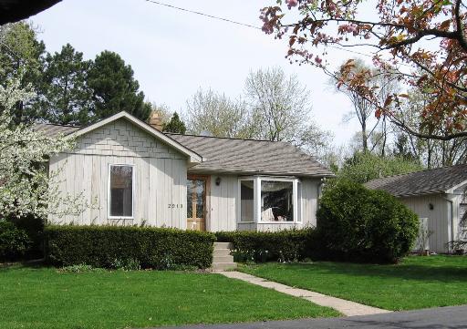 2910 Harbor Ln., Northbrook, IL 60062