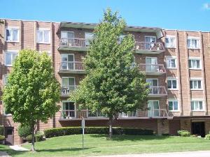 9500 Washington St. #205, Niles, IL 60714