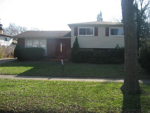 615 Devonshire Dr., Des Plaines, IL 60018