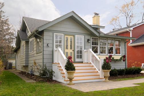 379 Hillside Ave., Glen Ellyn, IL 60137