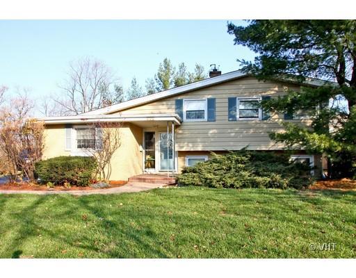 922 Brookside Ln., Deerfield, IL 60015